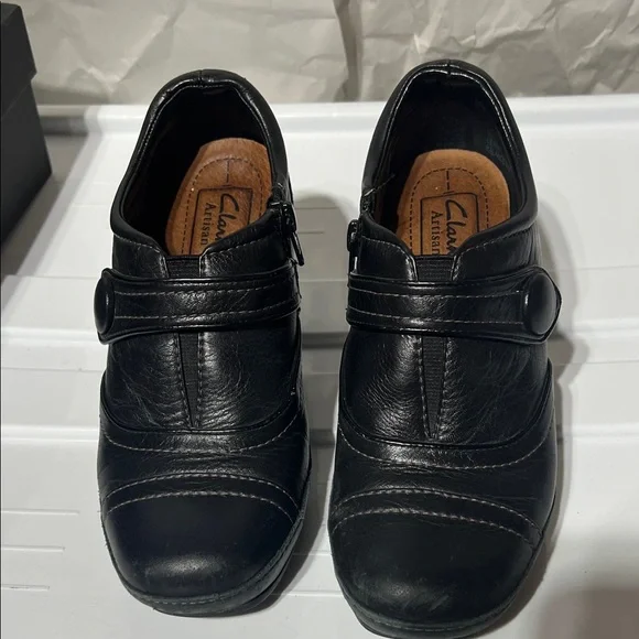 Clarks Black Leather Buckle Heels - Picture 2 of 11